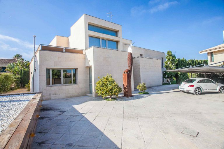 Chalet en venta en Campolivar Valencia