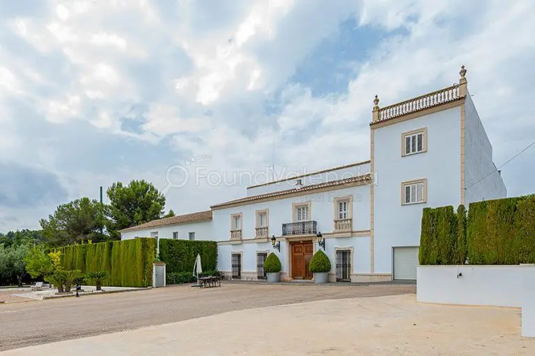 Masia historica en Chiva, Valencia