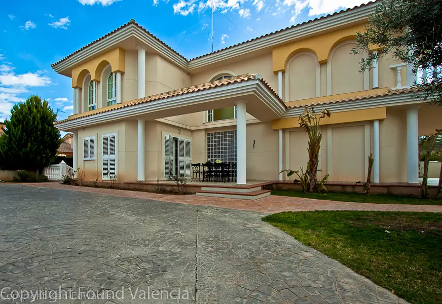 Luxury house for rent in La Eliana Valencia