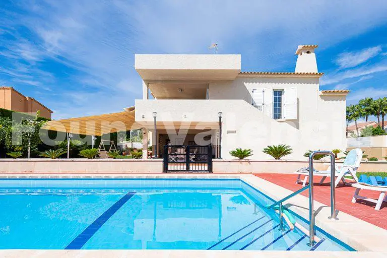 Lujosa vivienda en una de las playas más cotizadas de Valencia.