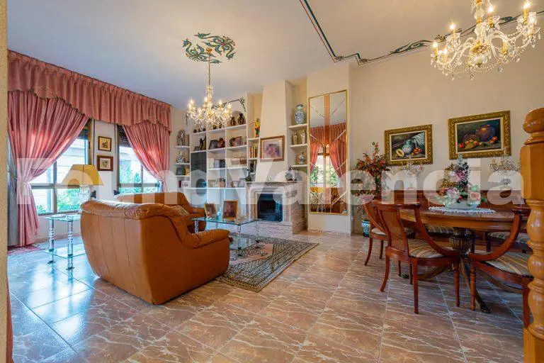 Se vende impresionante casa en Meliana