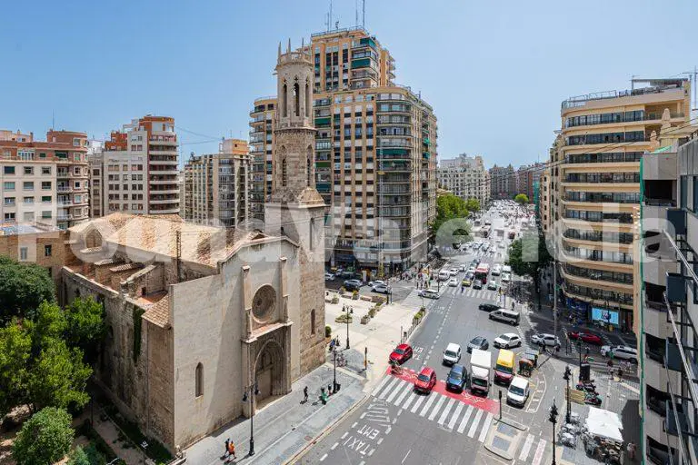 Fantástica propiedad para un proyecto de renovación en el centro de Valencia