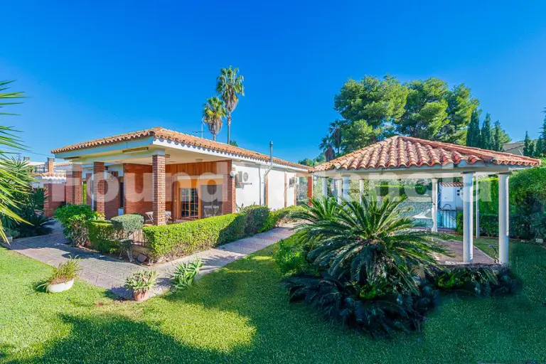 Chalet Independiente de Una Planta en L’Eliana, Valencia