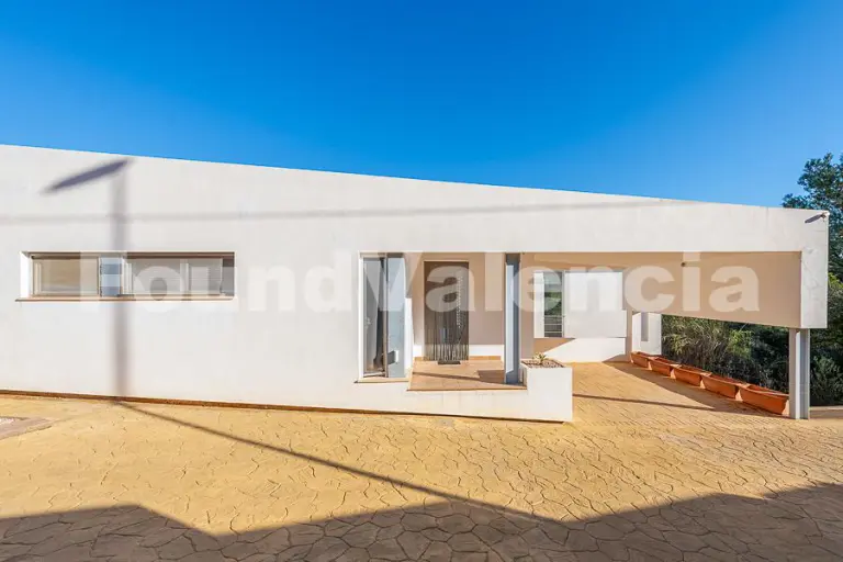 En Exclusiva. Casa Llave en Mano con Impresionantes Vistas en San Cristóbal, Alberic