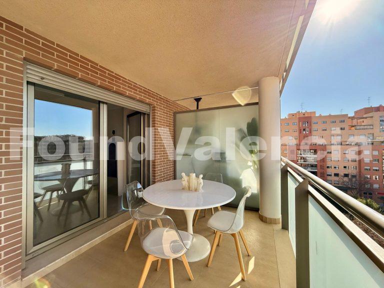 ESPECTACULAR PISO DE CORTA ESTANCIA CON TERRAZA Y PISCINA