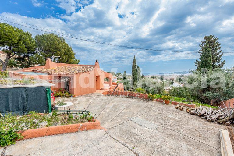 Villa Mediterránea con Encanto y Vistas al Mar en Jávea