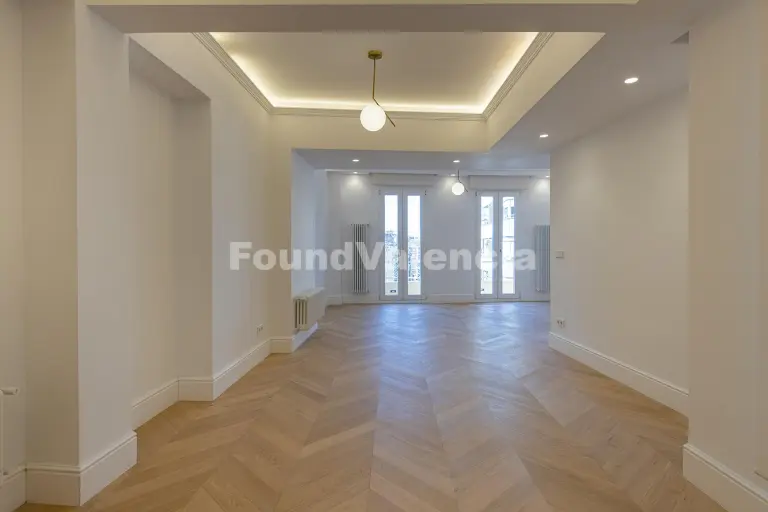 Elegante propiedad a estrenar en Calle Quart Valencia