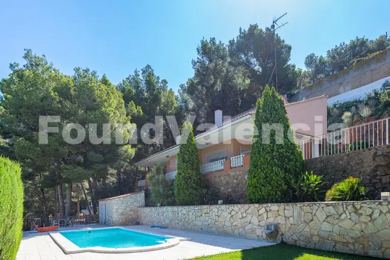 Chalet Privada en Venta en la Localidad de Náquera, Valencia