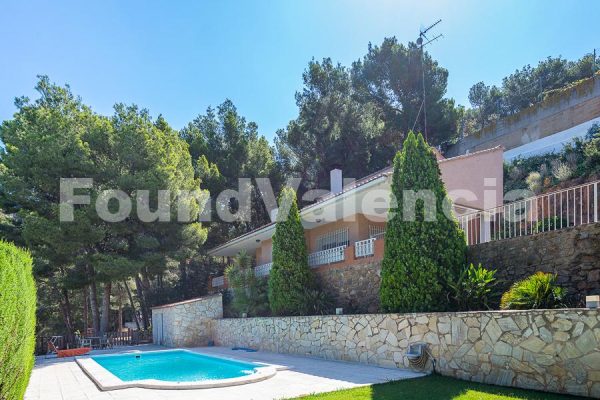 Chalet Privada en Venta en la Localidad de Náquera, Valencia