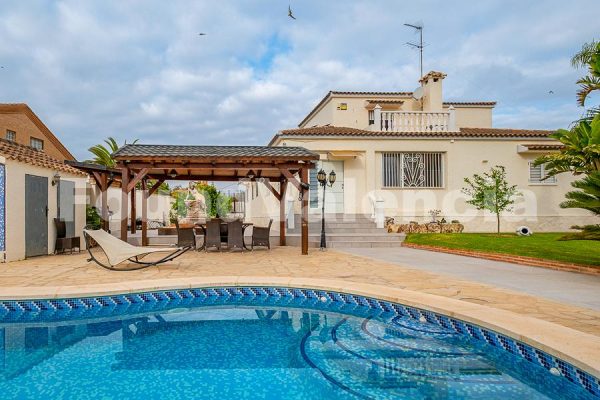 Villa en Urbanización Maravisa muy próxima Eliana