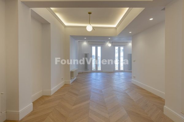 Elegante propiedad a estrenar en Calle Quart Valencia